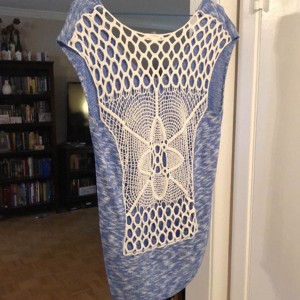 Crochet-Back Blue Tank - Picture 4 of 6